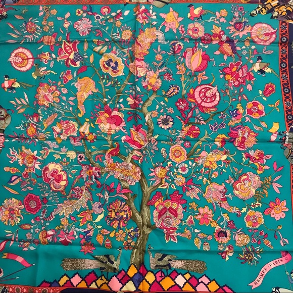 •SOLD” Hermès Scarf “Les Fantasies Indiennes” In blues - Picture 2 of 8